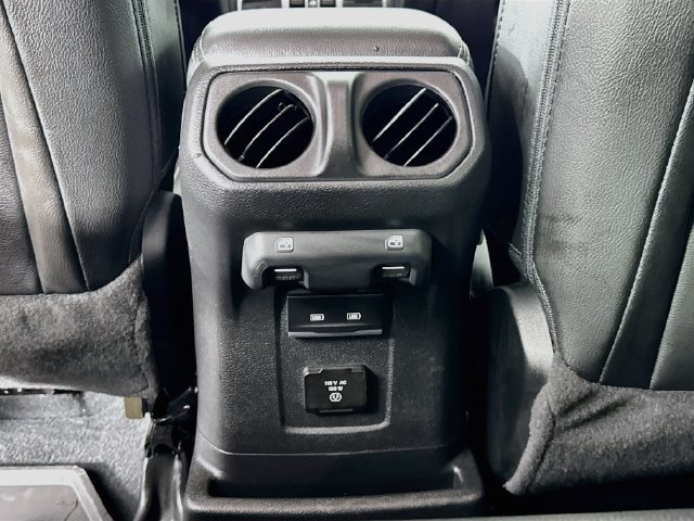 Used 2022 Jeep Wrangler Unlimited Sahara w/ Cold Weather Group AWD/4WD image 31