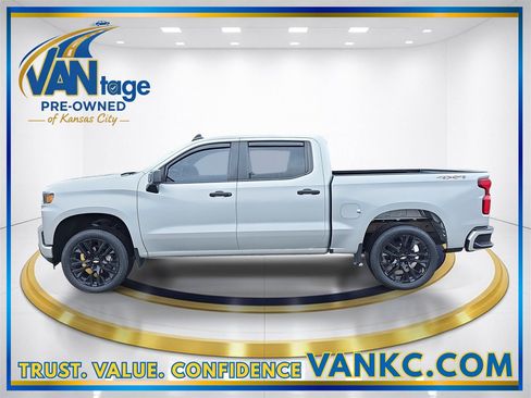 Used 2020 Chevrolet Silverado 1500 Custom w/ Custom Value Package image 10