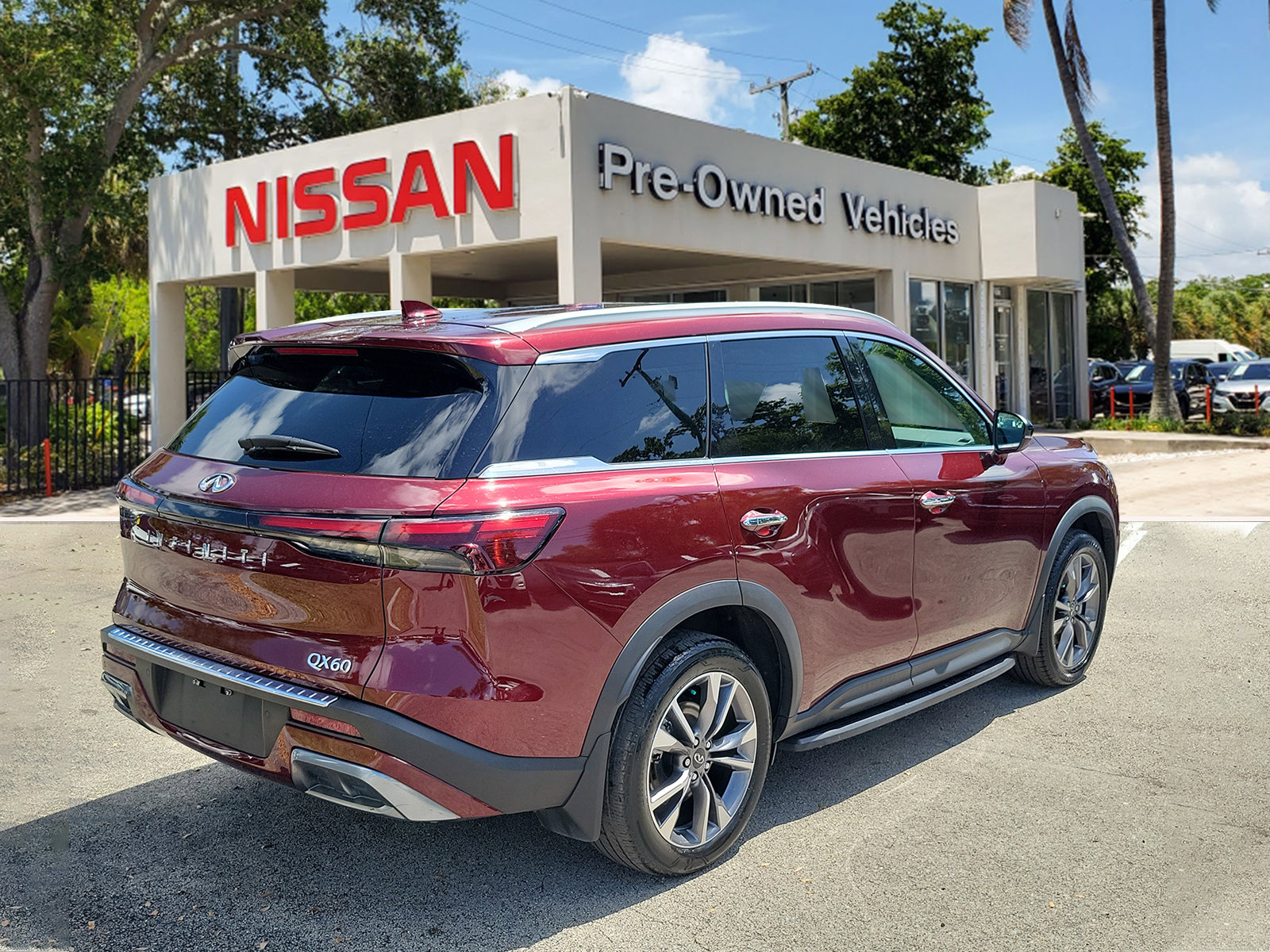 Used 2022 INFINITI QX60 Luxe w/ Cargo Package FWD image 4