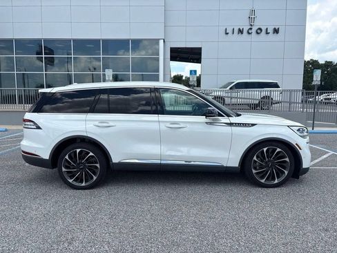 Used 2020 Lincoln Aviator Reserve w/ Equipment Group 202A AWD/4WD image 2