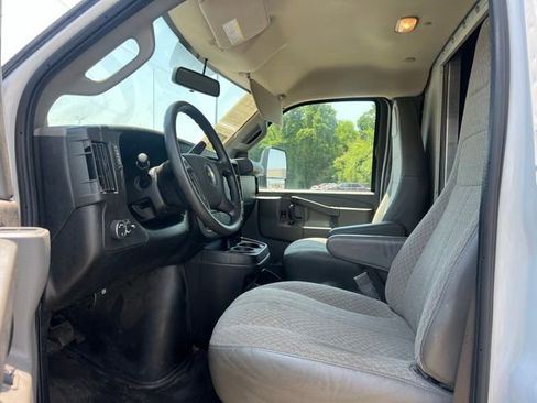 Used 2019 Chevrolet Express 3500 Extended w/ Power Convenience Package RWD image 10
