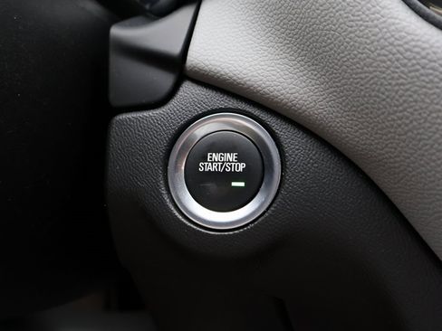 Used 2022 Chevrolet Equinox LS image 31