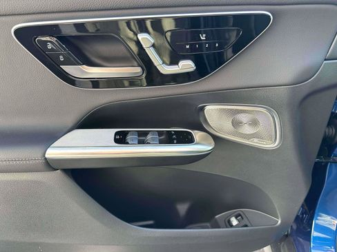 Used 2025 Mercedes-Benz GLC 350e 4MATIC image 14