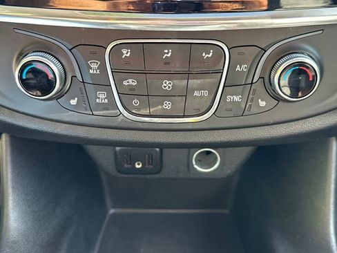 Used 2019 Chevrolet Traverse RS AWD/4WD image 36