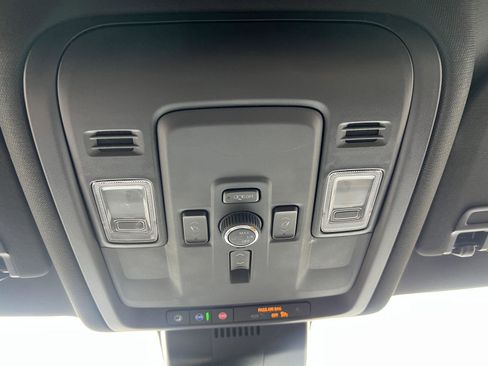 Used 2025 GMC Yukon Denali image 35