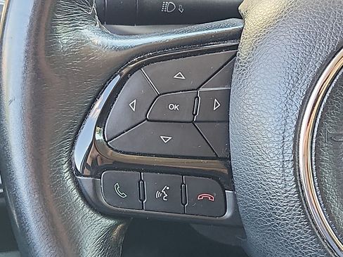 Used 2017 Jeep Renegade Altitude FWD image 20
