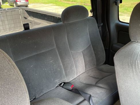 Used 2004 Chevrolet Silverado 1500 LS w/ Light Duty Power Package AWD/4WD image 18