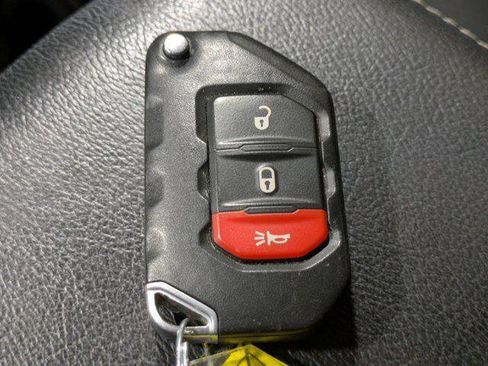 Certified 2022 Jeep Gladiator Overland image 24