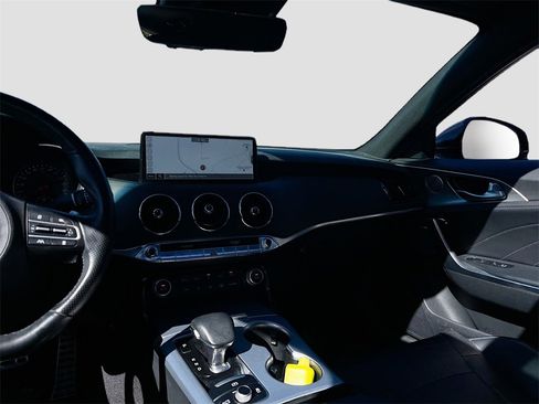 Used 2023 Kia Stinger GT2 image 25