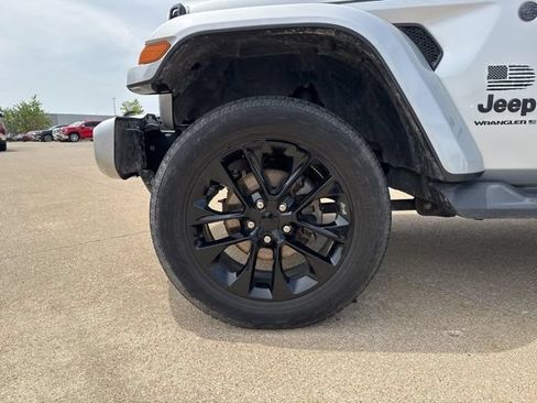 Used 2023 Jeep Wrangler Unlimited Sahara AWD/4WD image 12