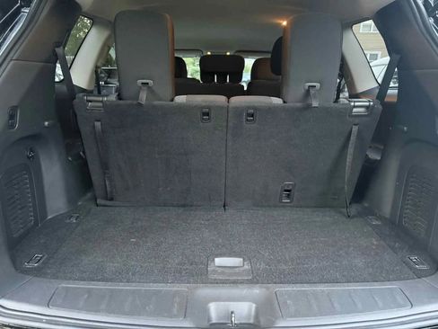 Used 2017 Nissan Pathfinder SV image 12