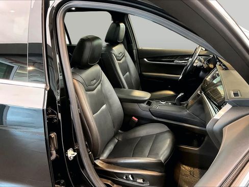 Used 2024 Cadillac XT6 Premium Luxury FWD image 9