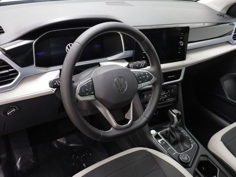 New 2026 Volkswagen Taos SE image 7