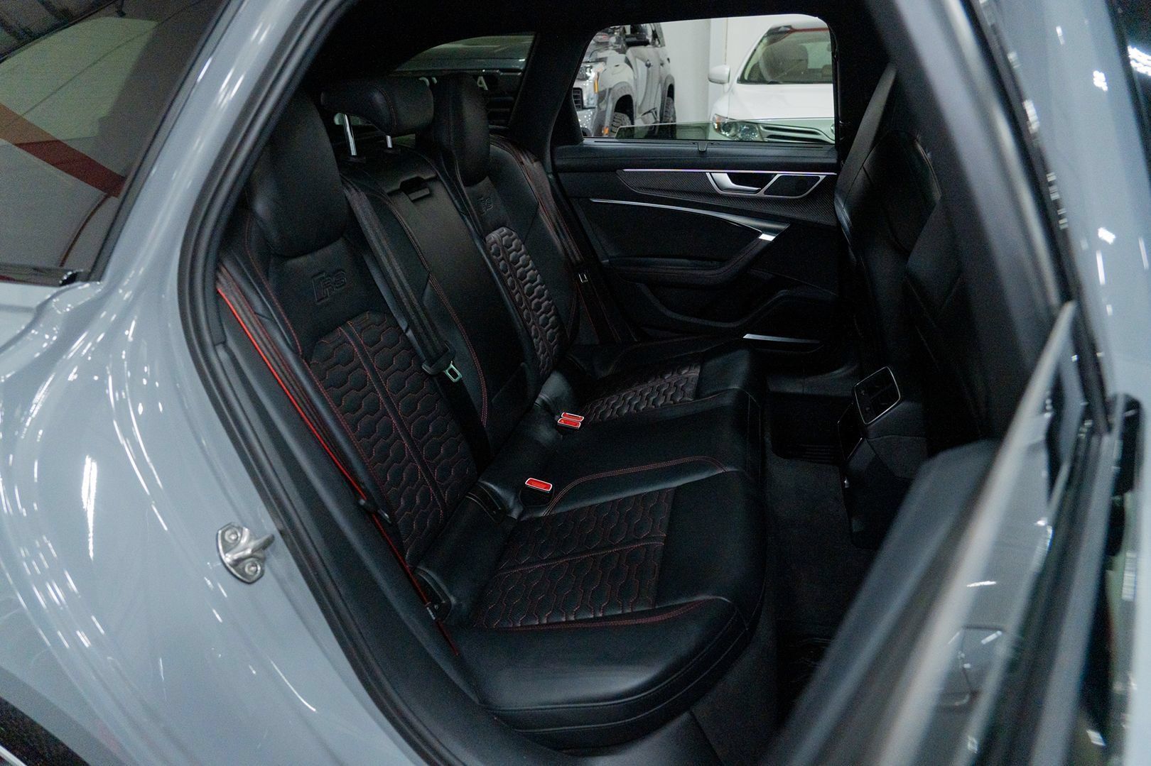 Used 2022 Audi RS 6 w/ Carbon Optic Package AWD/4WD image 30