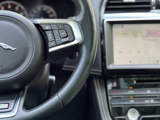 Used 2017 Jaguar F-PACE R-Sport AWD/4WD image 33