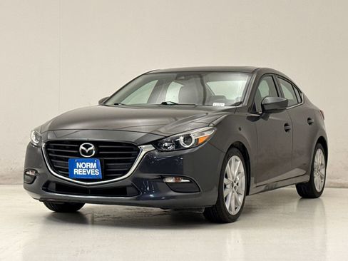 Used 2017 MAZDA MAZDA3 Touring w/ Popular Equipment Package FWD image 2