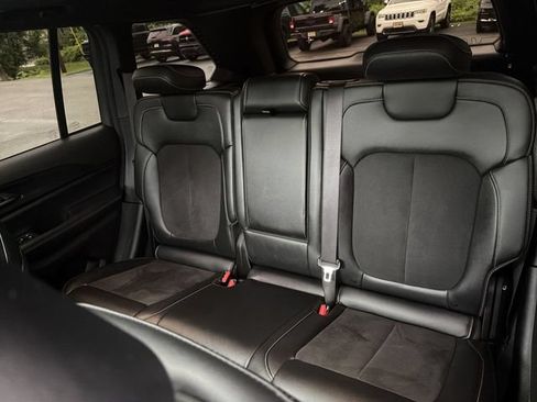 Used 2023 Jeep Grand Cherokee Altitude AWD/4WD image 22