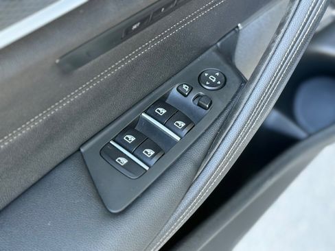 Used 2022 BMW 530i w/ M Sport Package RWD image 12
