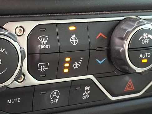 Used 2020 Jeep Wrangler Unlimited Sport S image 23