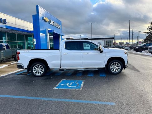 Used 2020 Chevrolet Silverado 1500 LTZ w/ LTZ Premium Package image 8