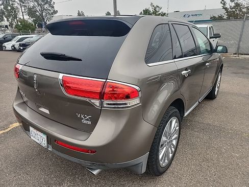 Used 2012 Lincoln MKX AWD image 12