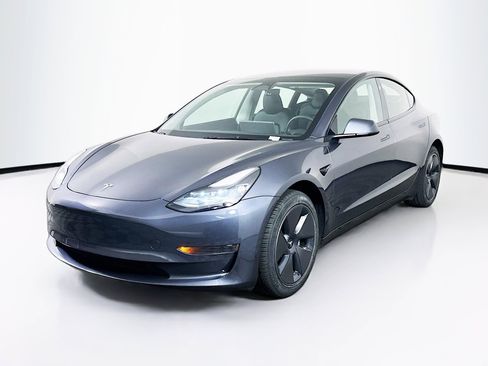 Used 2023 Tesla Model 3 Standard Range RWD image 3