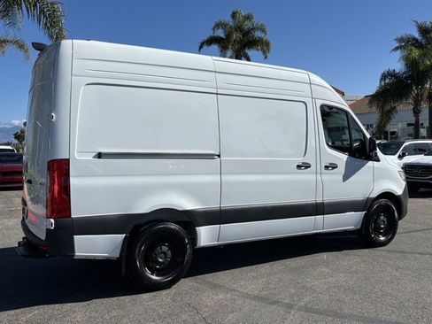 Used 2025 Mercedes-Benz Sprinter 2500 image 3