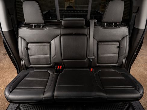 Used 2021 GMC Sierra 2500 Denali w/ Denali Black Diamond Edition image 35