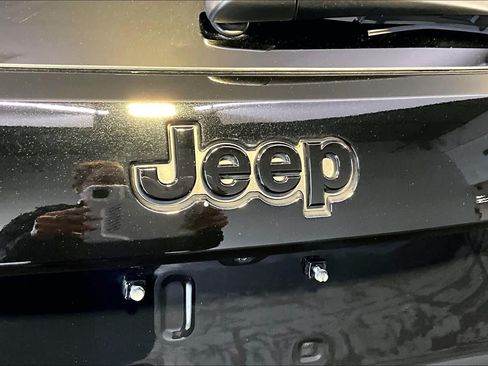 Used 2020 Jeep Grand Cherokee Altitude AWD/4WD image 33