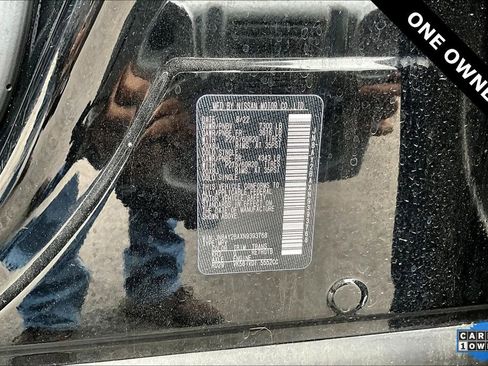 Used 2022 Nissan Armada SL w/ Captain's Chairs Package image 18