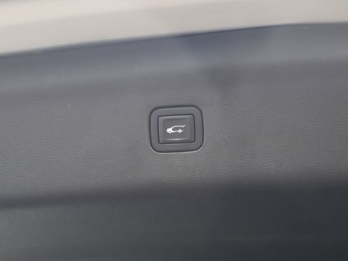 Used 2020 Buick Enclave Essence image 17