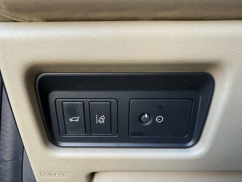 Used 2019 Land Rover Discovery Sport HSE image 22