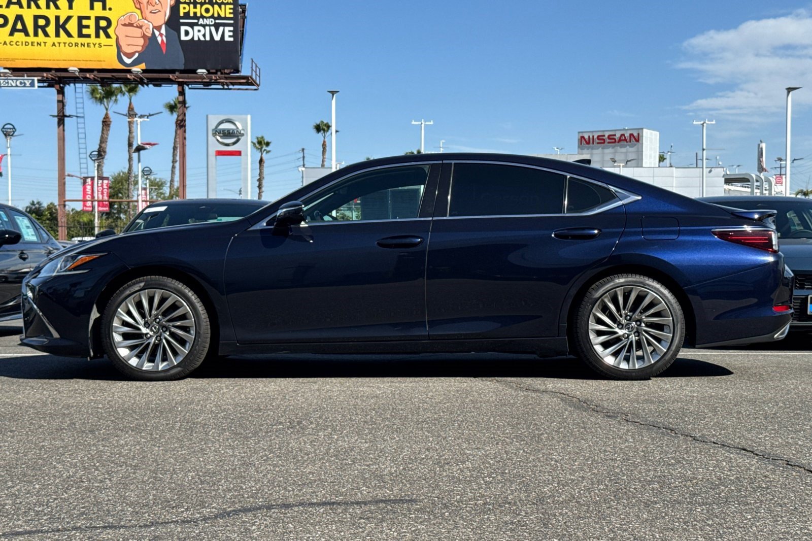 Used 2022 Lexus ES 350 w/ Accessory Package FWD image 2