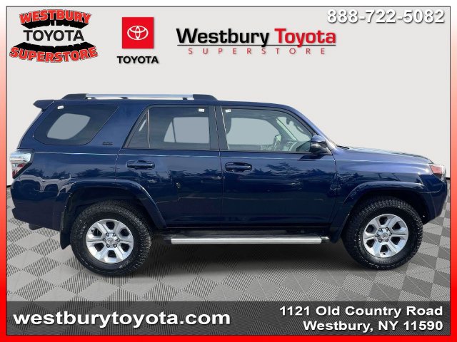 Used 2022 Toyota 4Runner SR5 Premium w/ Moonroof Package AWD/4WD image 6