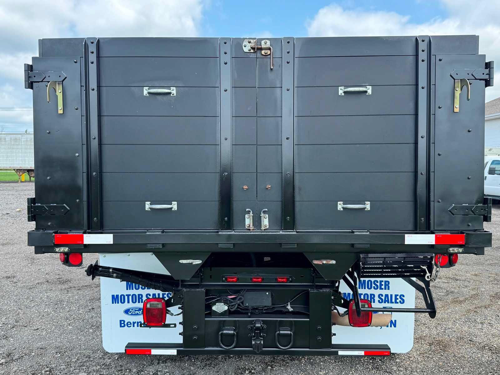 Used 2017 Ford F450 XL w/ Power Equipment Group RWD image 4