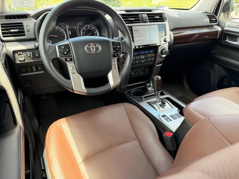 Used 2022 Toyota 4Runner Limited AWD/4WD image 11