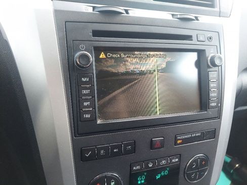 Used 2012 Chevrolet Traverse LT FWD image 13