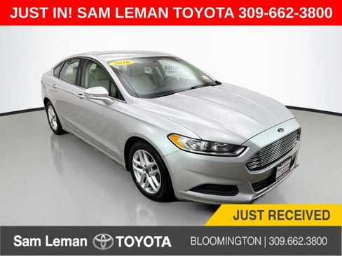 Used 2016 Ford Fusion SE FWD image 1