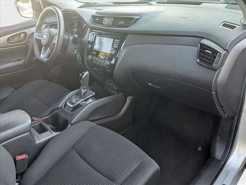 Used 2020 Nissan Rogue Sport S image 19