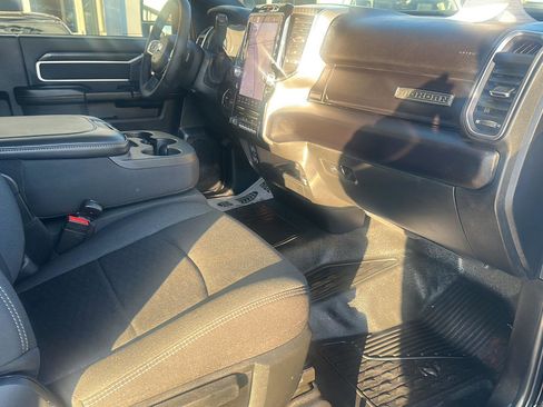 Used 2025 RAM 5500 4x4 Regular Cab image 5