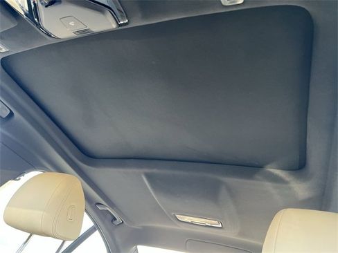 Used 2022 BMW 540i w/ Premium Package image 11