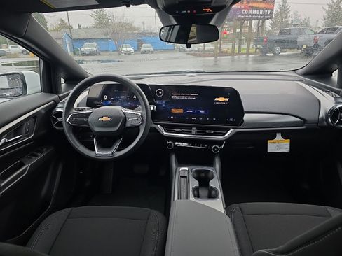 New 2026 Chevrolet Equinox EV LT image 20