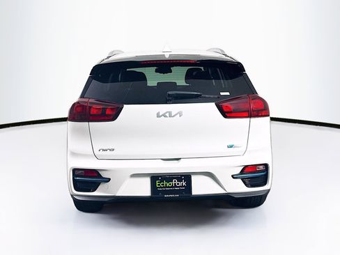 Used 2022 Kia Niro EX image 7