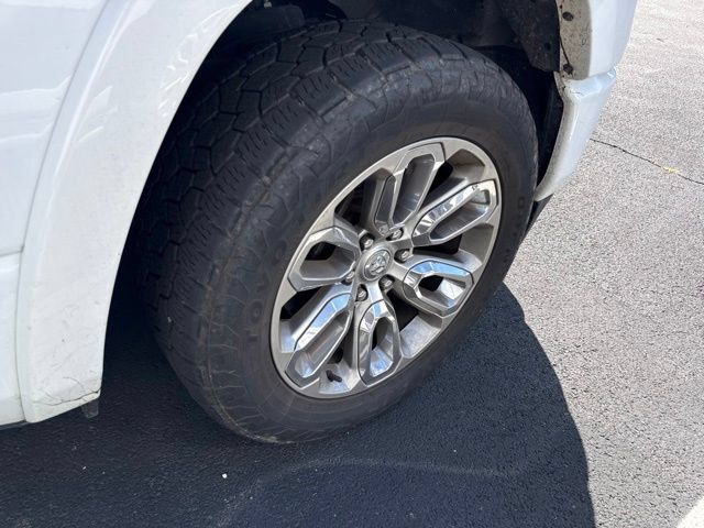 Used 2022 RAM 1500 Laramie AWD/4WD image 7