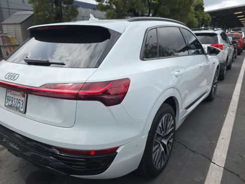 Used 2024 Audi Q8 e-tron Premium Plus w/ Premium Plus Package AWD/4WD image 3