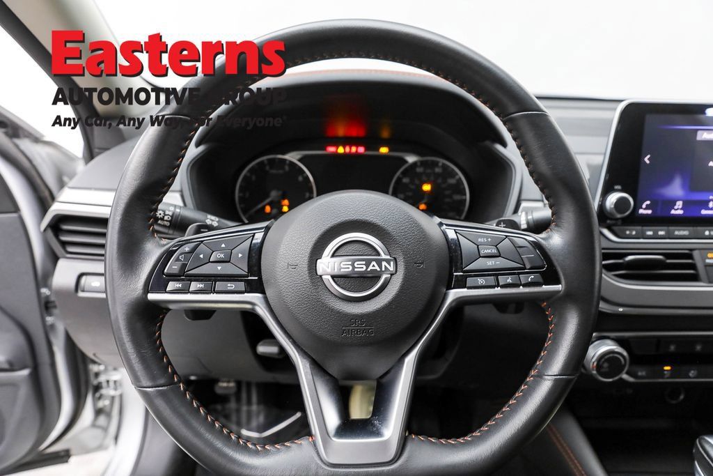 Used 2023 Nissan Altima 2.5 SR FWD image 10