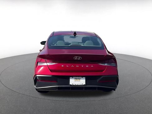 Used 2025 Hyundai Elantra SEL FWD image 11