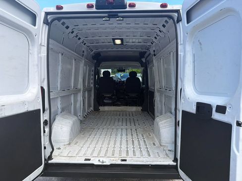 Used 2025 RAM ProMaster 2500 w/ Convenience Group FWD image 5
