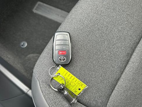 Used 2024 Toyota Crown XLE image 27