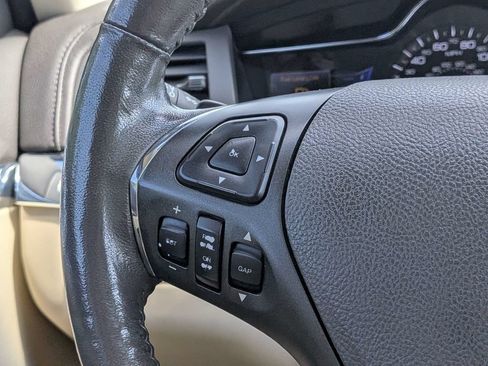 Used 2013 Lincoln MKS FWD image 22